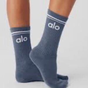 ALO YOGA UNISEX HALF CREW THROWBACK  SOCK GREEN